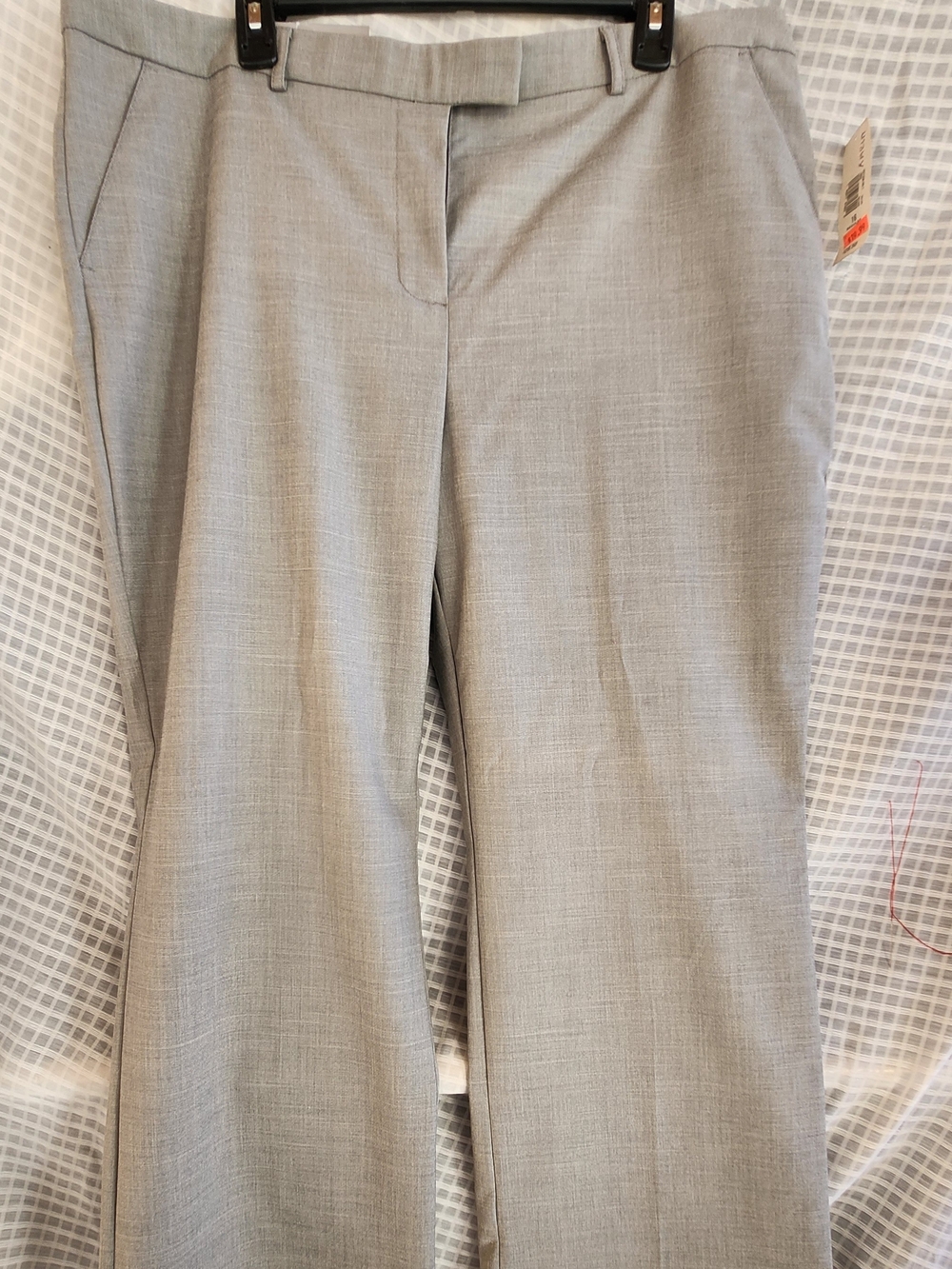 Old Navy Light Gray Straight-Leg Capris